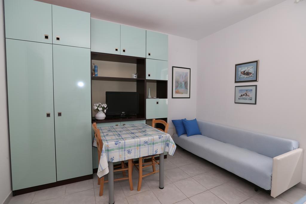 Apartments Ljubica Башка Экстерьер фото